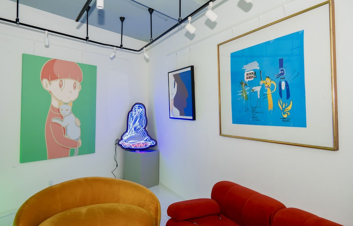 PEACH GALLERY